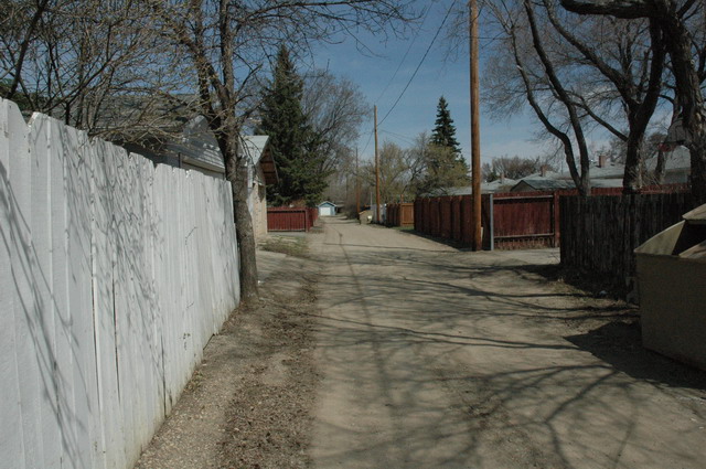 09_backalley