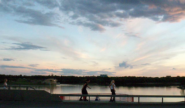 080625_16_summernightwascana