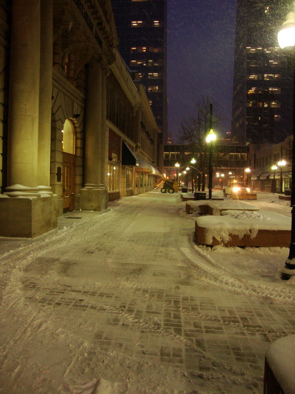 091223_06_downtownsnow