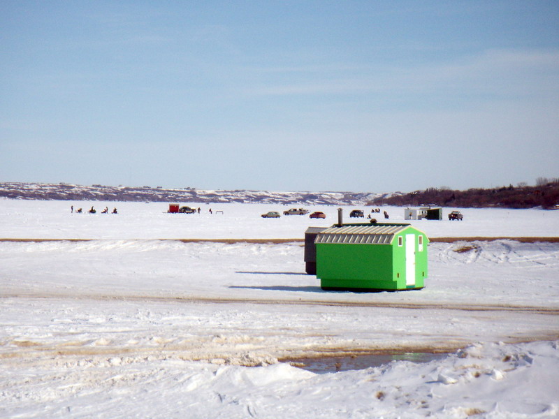 090314_17_icefishing_reginabeach
