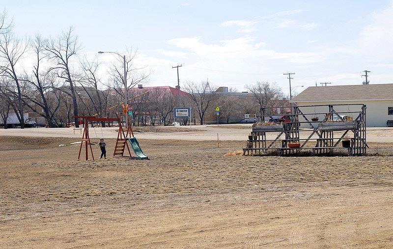 090411_10_motel