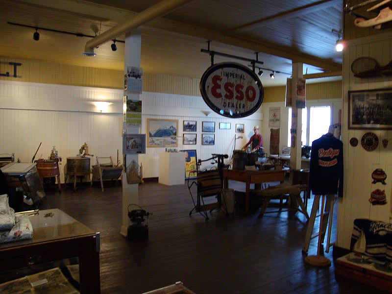 090411_20_gravelbourgmuseum