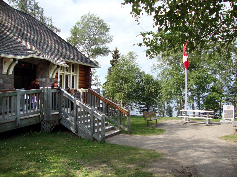 090827_11_waskesiu