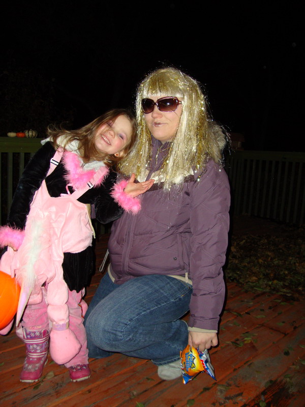 091031_19_halloween_geneva_cortney