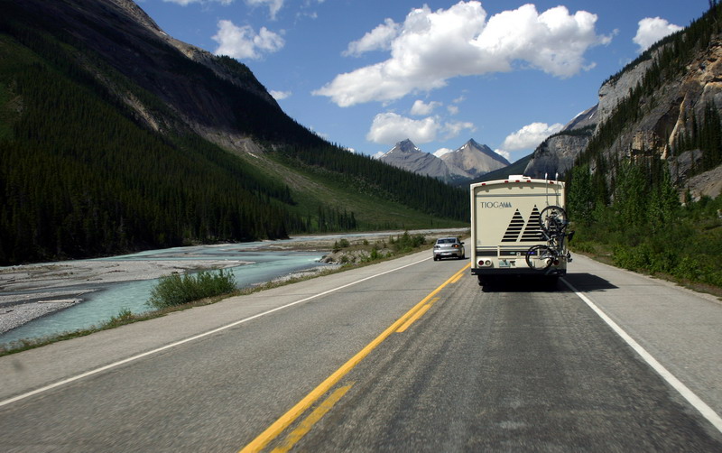 090717_075t_icefieldsparkway