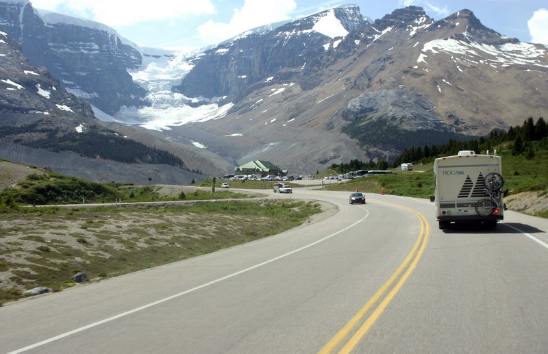 090717_093t_icefieldscentre