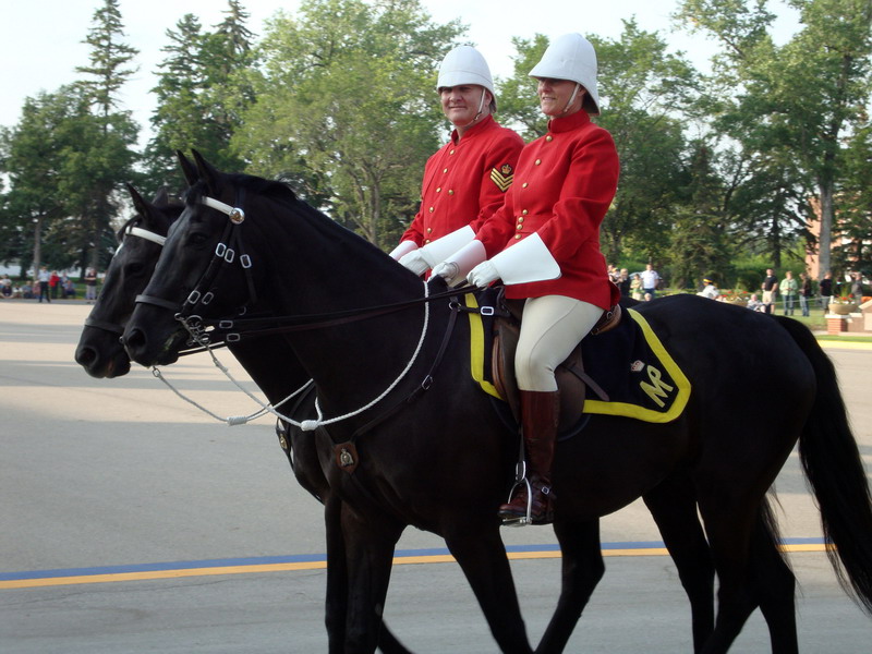 090728_03_rcmp_sunsetceremony