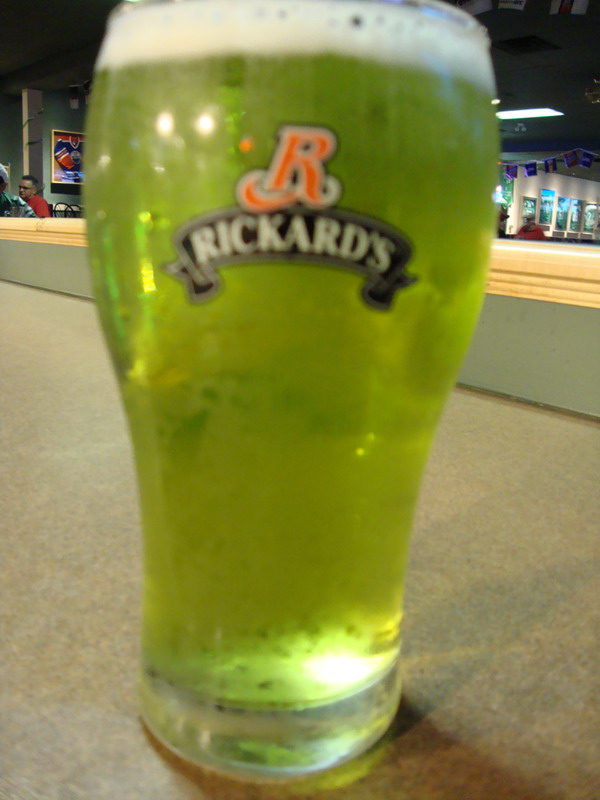 100317_08_stpaddy_4s_beer_with_green_dye