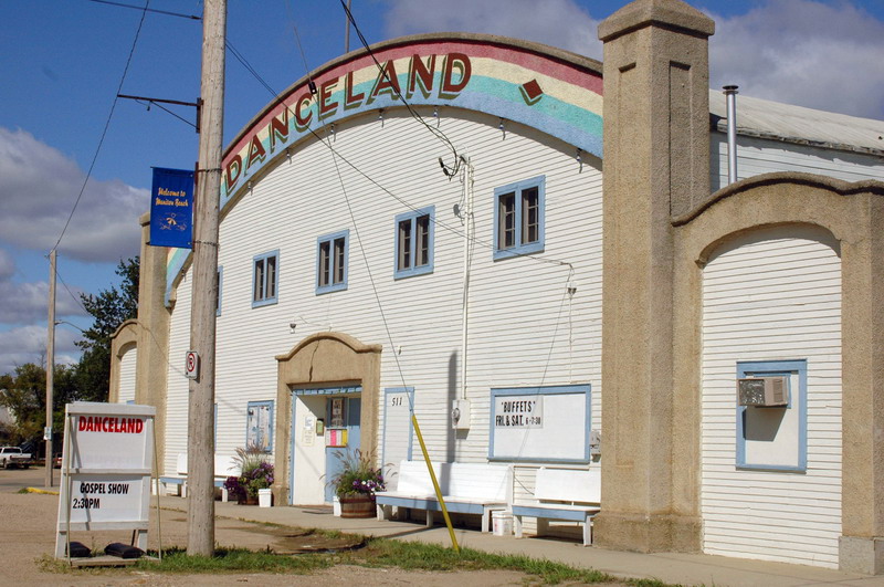 100815_32_danceland