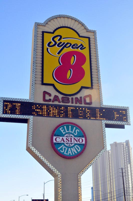 101009_034_lasvegas_super8