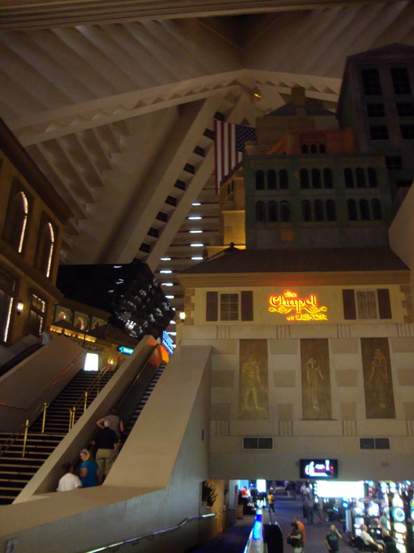 101010_122_lasvegas_luxor