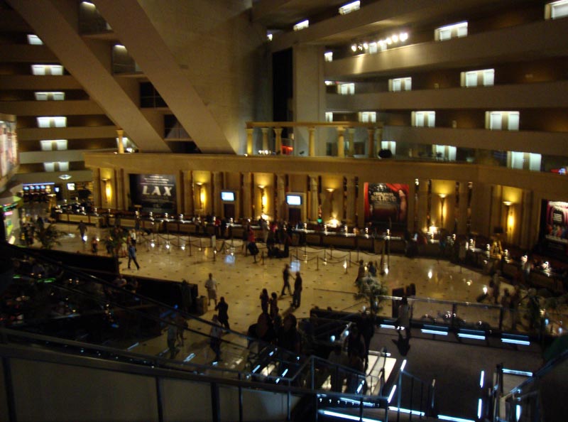 101010_126_lasvegas_luxor