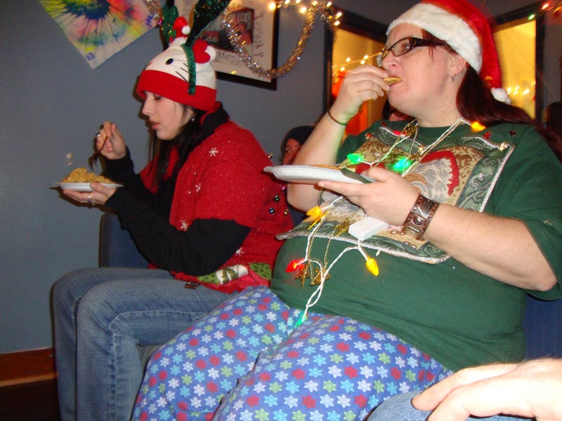 101204_03_uglyxmassweaterparty_rachel_marlies