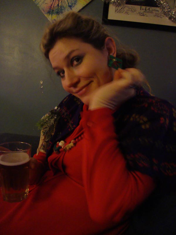 101204_08_uglyxmassweaterparty_cortney