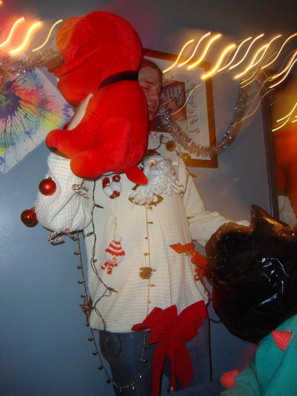 101204_38_uglyxmassweaterparty