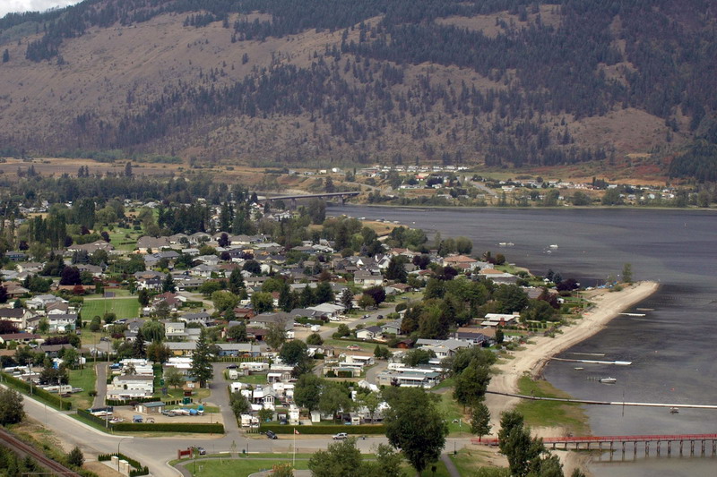 100829_016_shuswap_chase