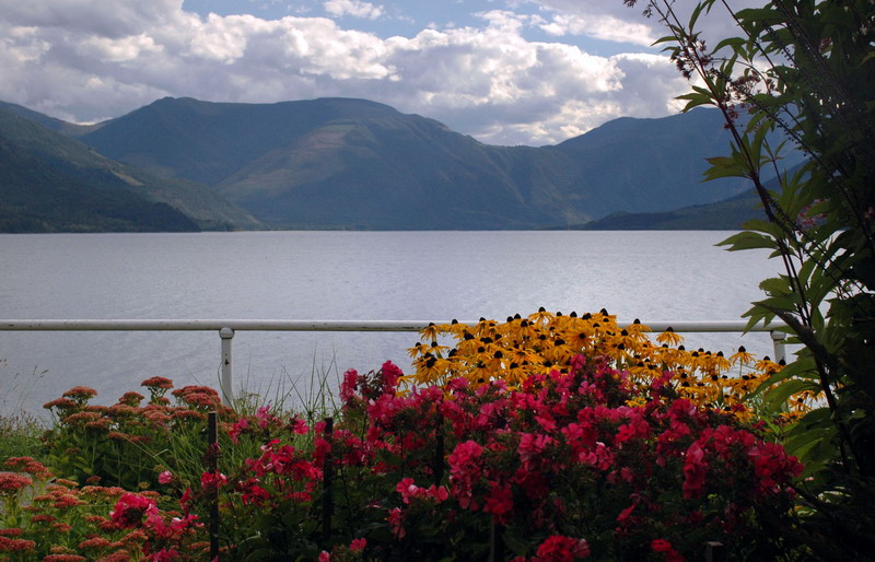 100904_18_nakusp