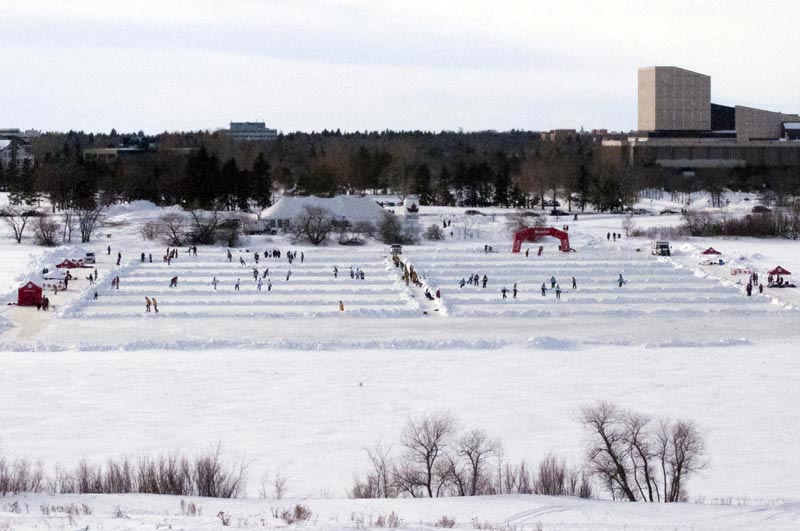 110212_01_prairie_hockey_wascana_lake