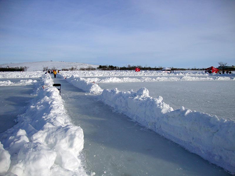 110212_22_prairie_hockey_wascana_lake