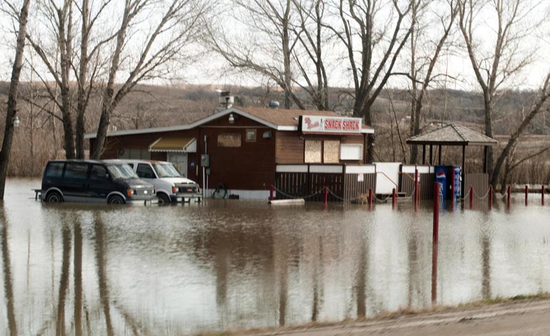 110425_16_floodlumsdencraven