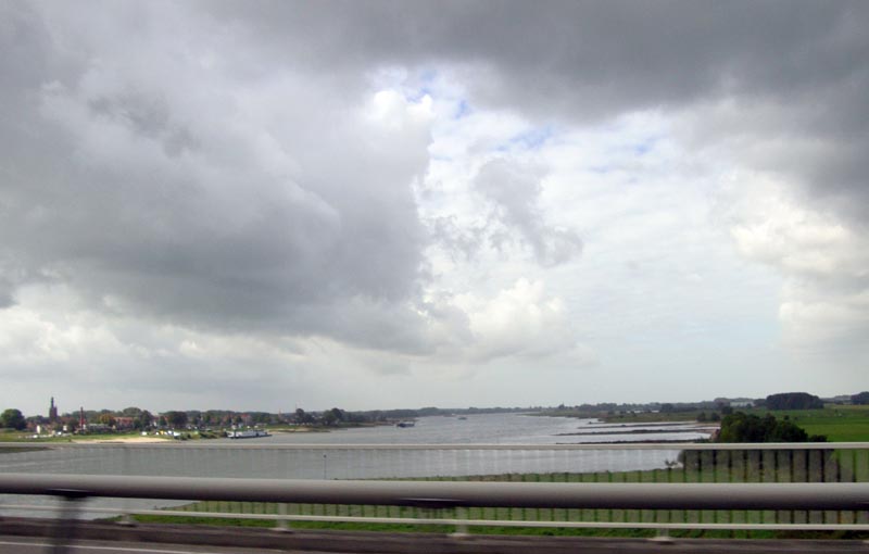 110922_010_ontheroad