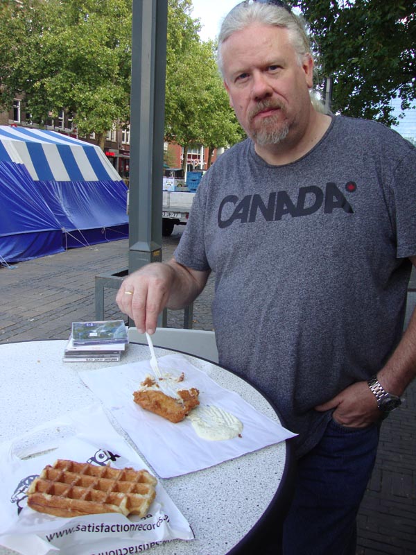 110923_047_heerlen_waffle_fish