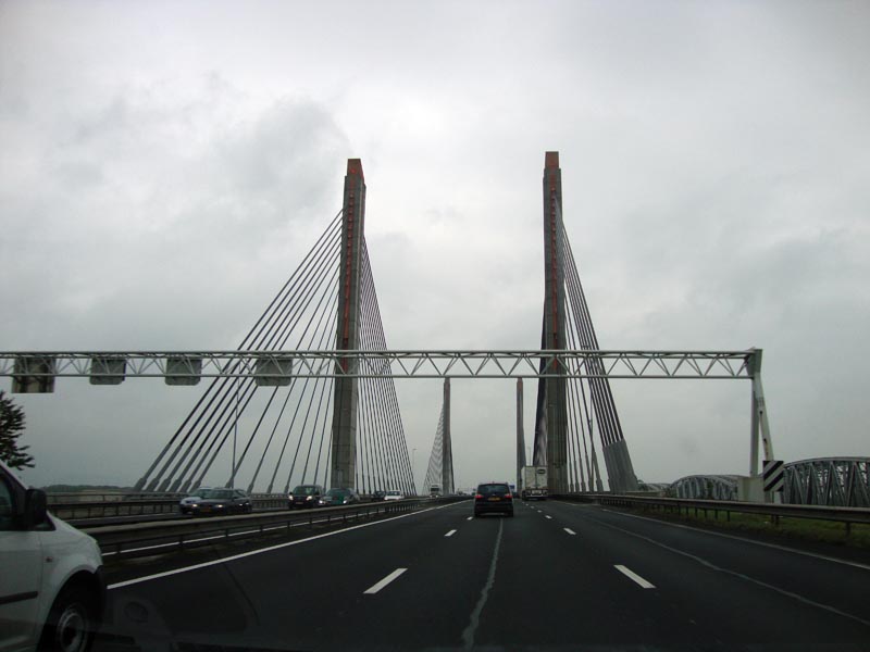 111004_003_ontheroad