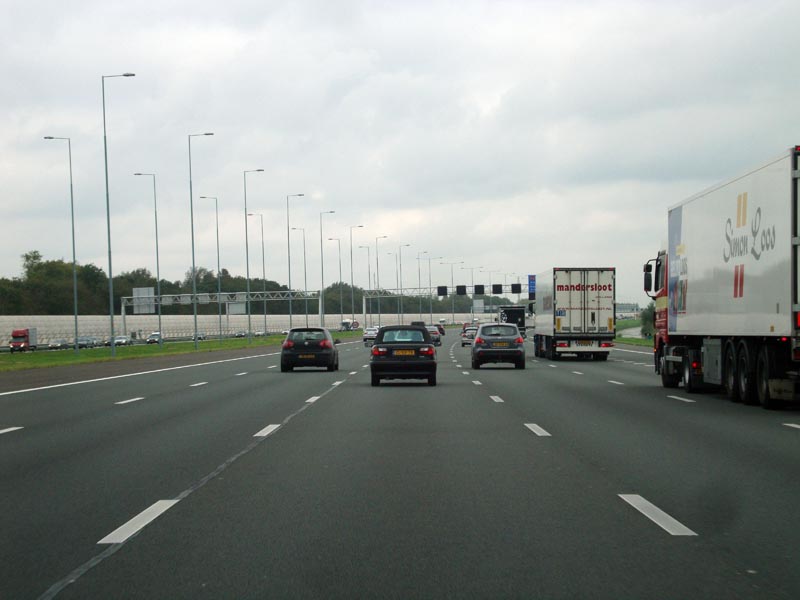 111004_006_ontheroad