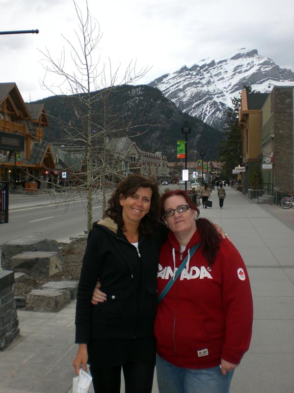 110502_089e_banff_els_marlies