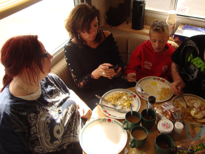 110503_010_breakfast