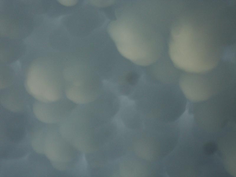 120626_004_storm_mammatusclouds