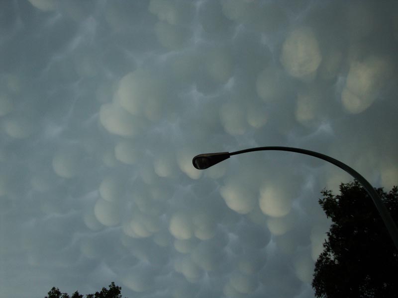 120626_005_storm_mammatusclouds