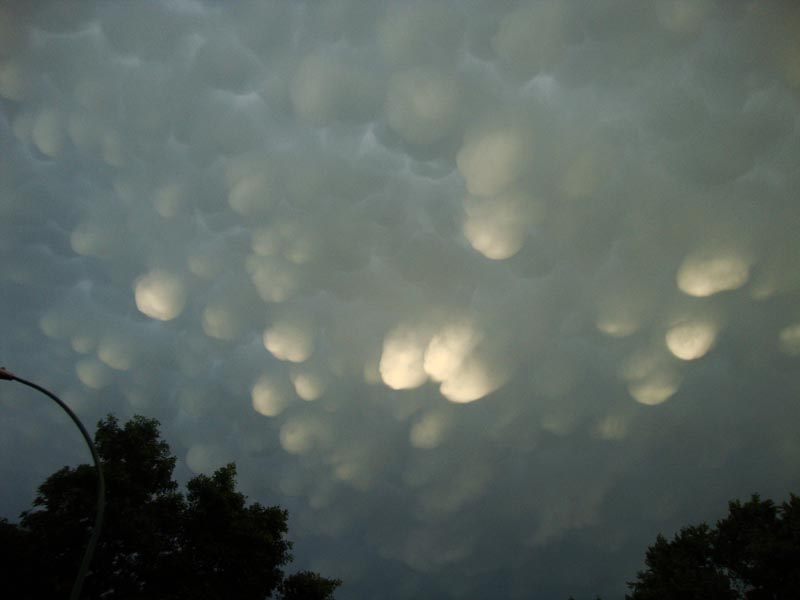 120626_008_storm_mammatusclouds