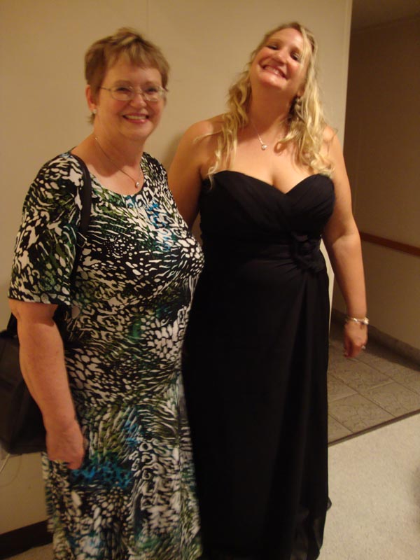 120901_037_weddingstukris_lisa_with_mom