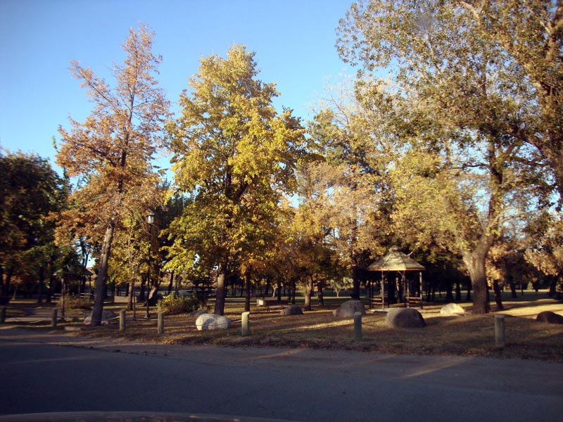 120921_012_moosejaw_riverpark